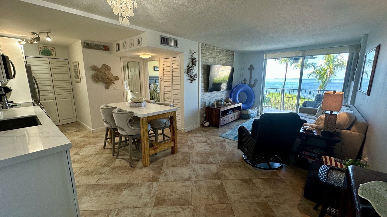Photo of Livingroom in Islamorada