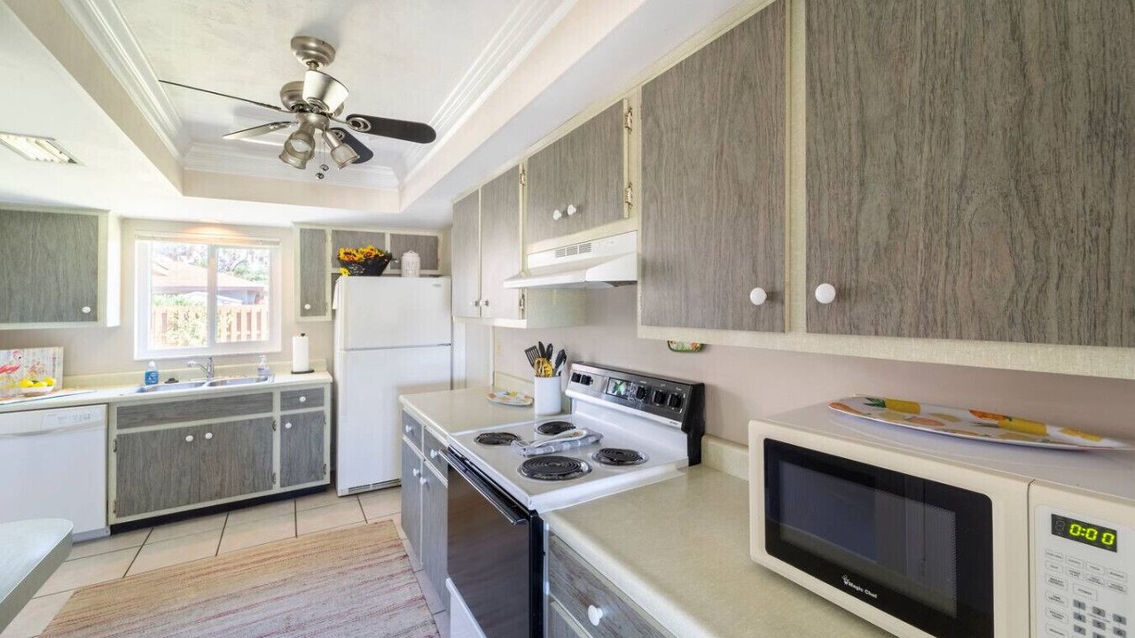 Photo of Kitchen in Gulf Gate Estates