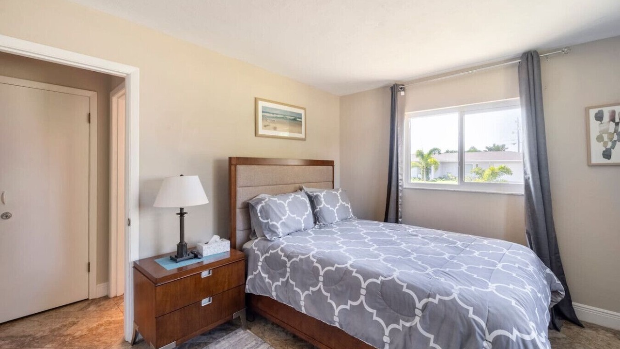 Photo of Bedroom in Gulf Gate Estates
