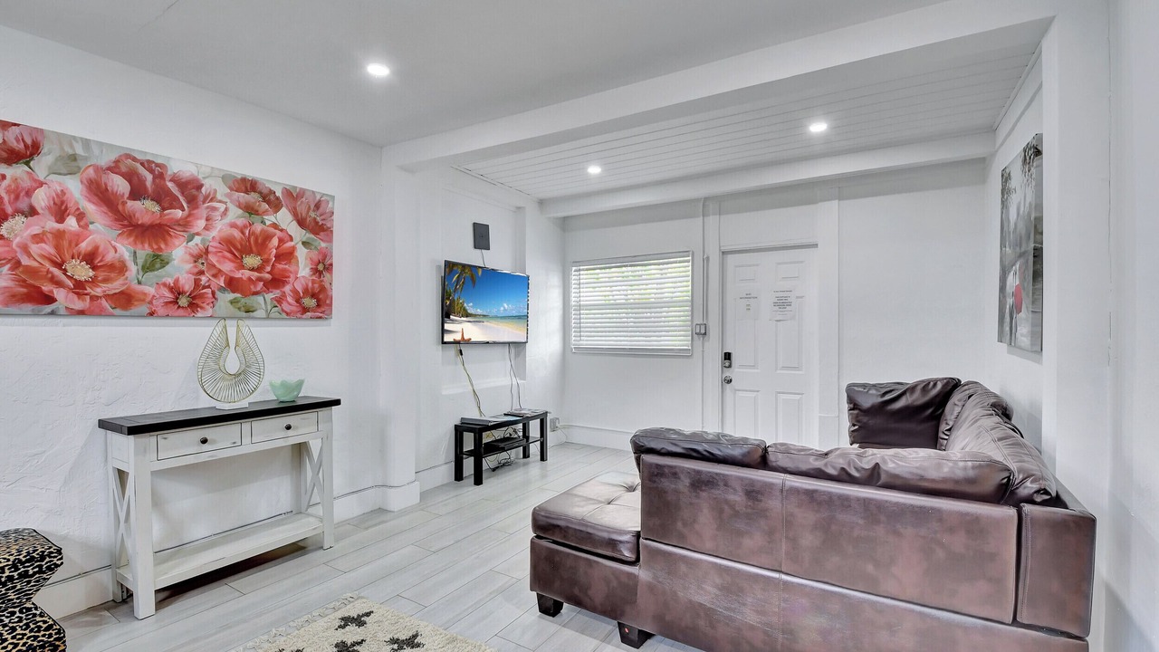 Photo of Livingroom in Pineapple Grove Arts District