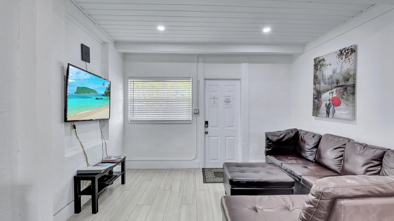 Photo of Livingroom in Pineapple Grove Arts District