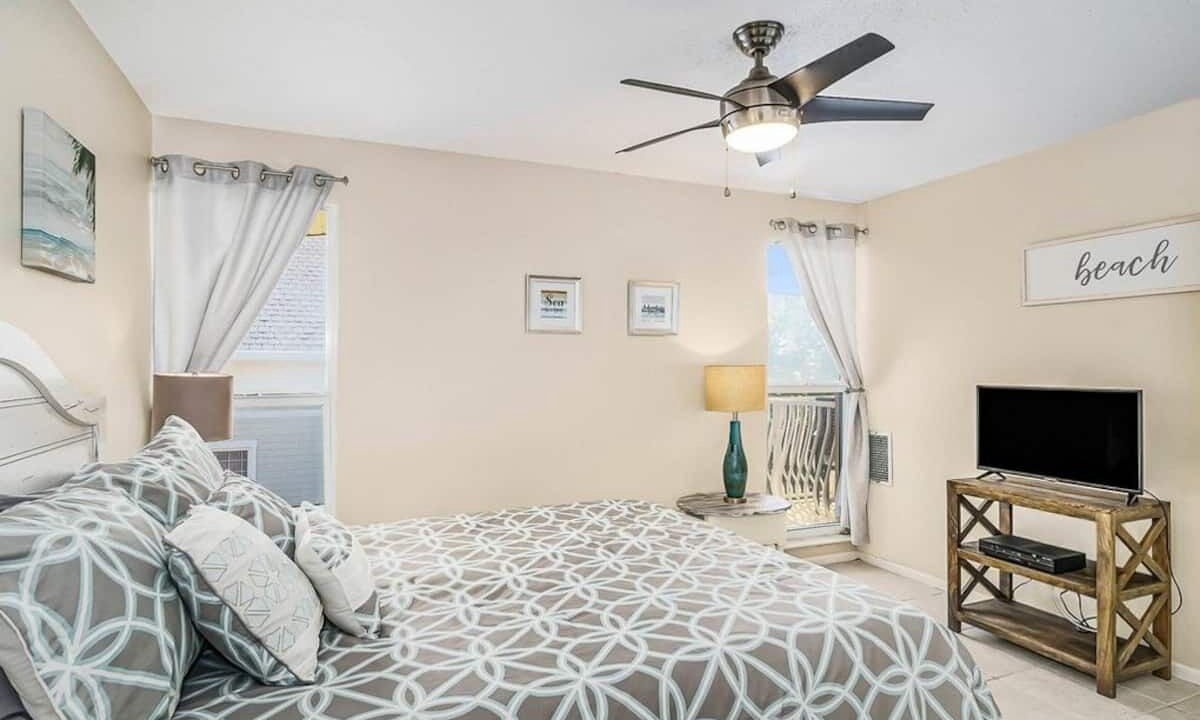 Photo of Bedroom in Crescent Beach