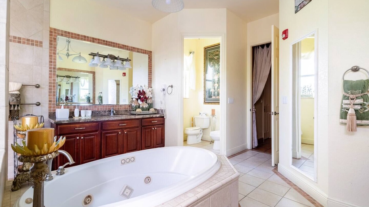 Photo of Bathroom in Hunt Club