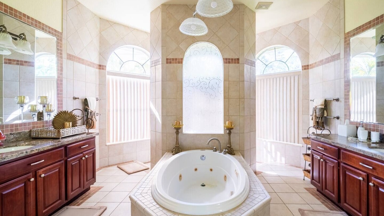 Photo of Bathroom in Hunt Club