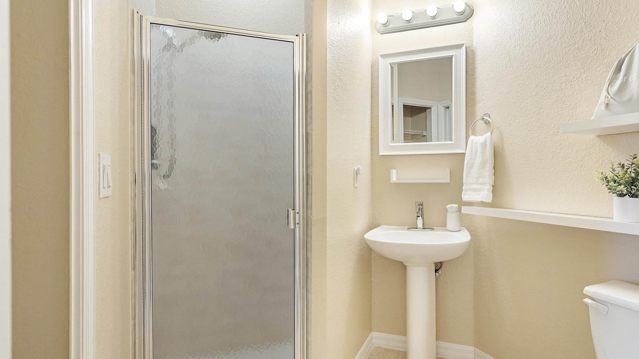 Photo of Bathroom in Caloosahatchee