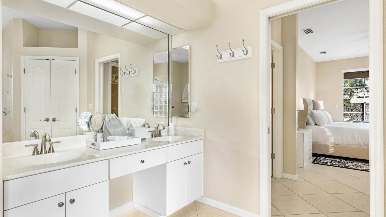 Photo of Bathroom in Caloosahatchee