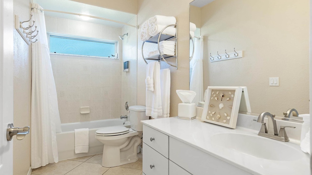Photo of Bathroom in Caloosahatchee