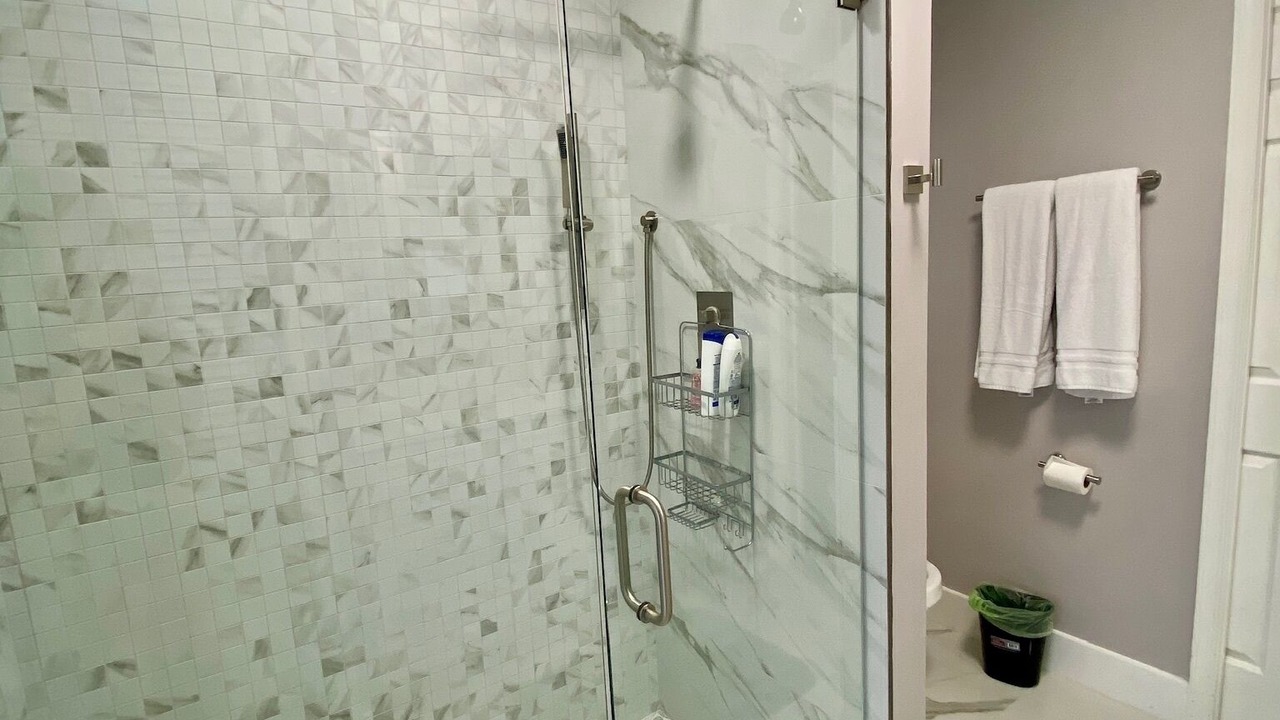 Photo of Bathroom in Greenview Shores