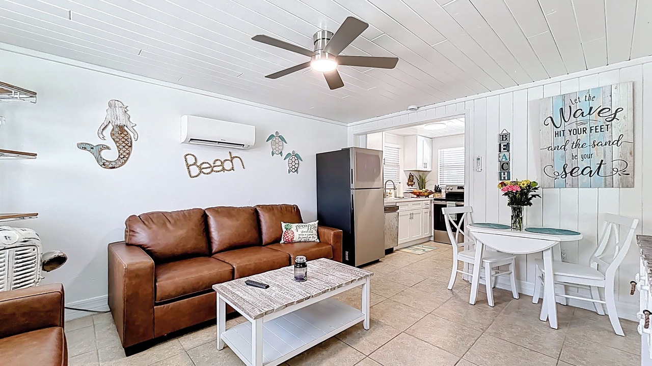 Photo of Livingroom in Englewood