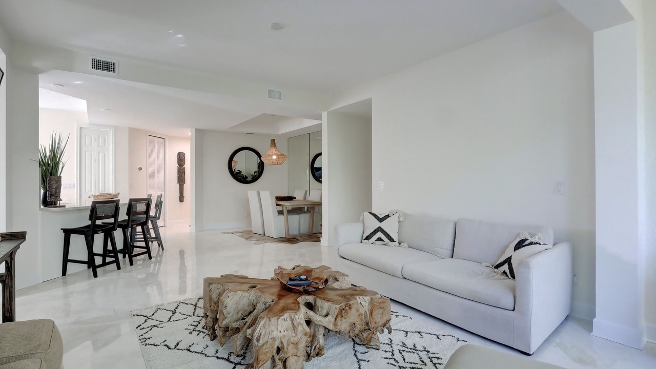 Photo of Livingroom in North Naples