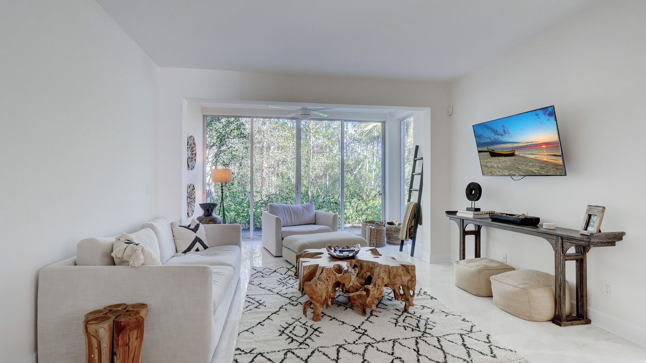 Photo of Livingroom in North Naples