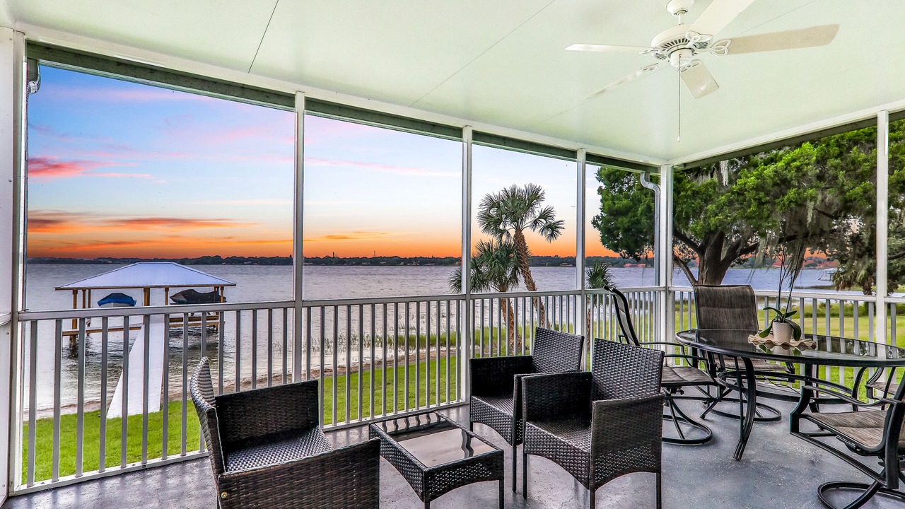 Photo of Patio Balcony in Sebring