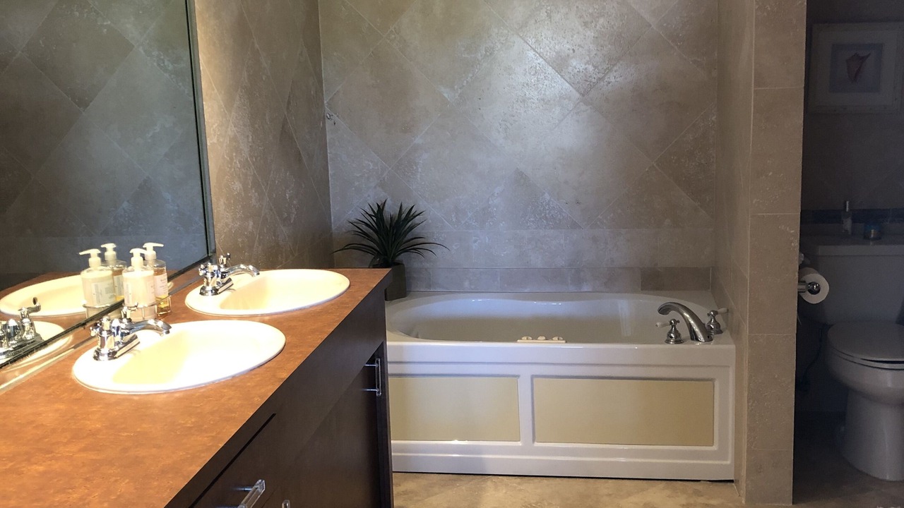 Photo of Bathroom in Pelican Bay