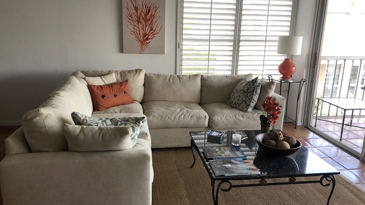 Photo of Livingroom in Pelican Bay