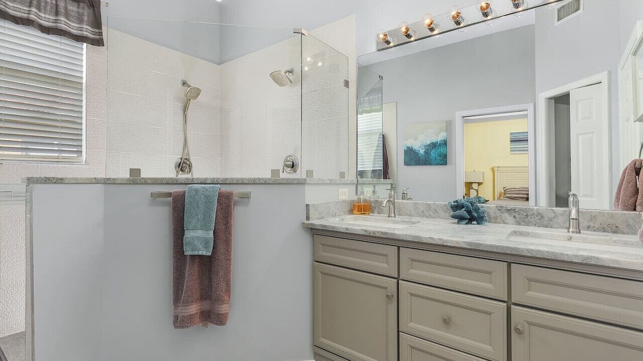 Photo of Bathroom in Biggar