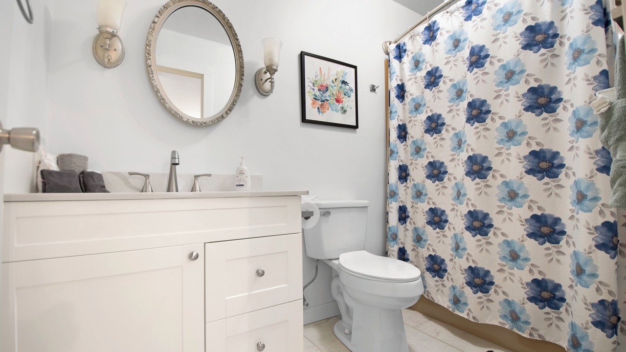 Photo of Bathroom in Isles of Capri