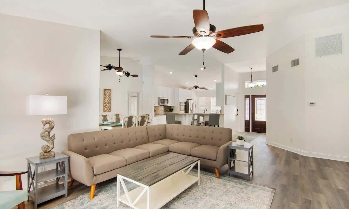 Photo of Livingroom in Sebastian Highlands