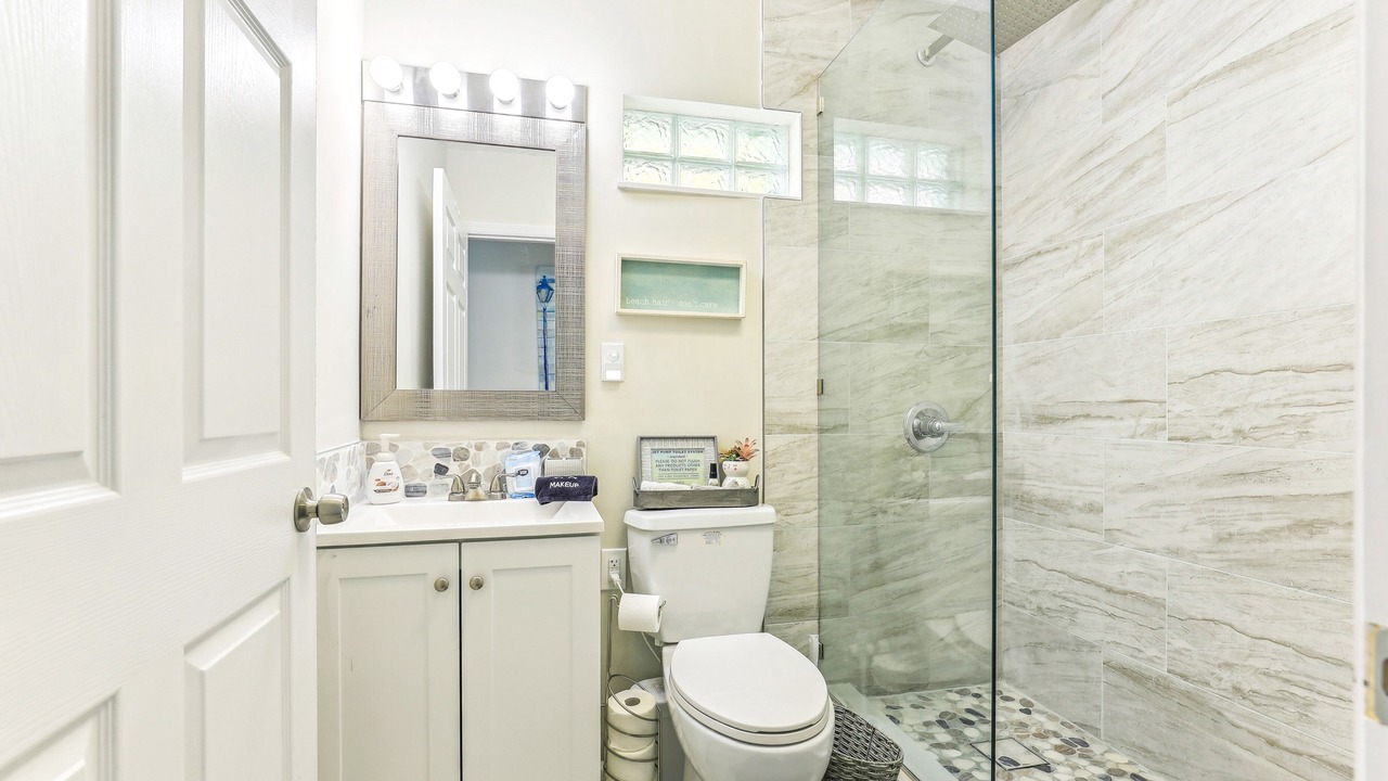 Photo of Bathroom in Beach Club Colony