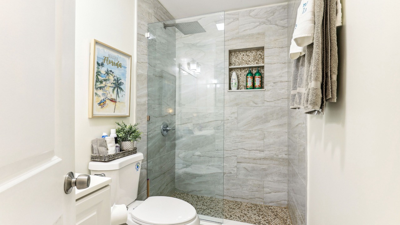 Photo of Bathroom in Beach Club Colony