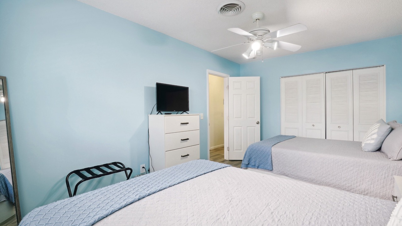 Photo of Bedroom in Beach Club Colony