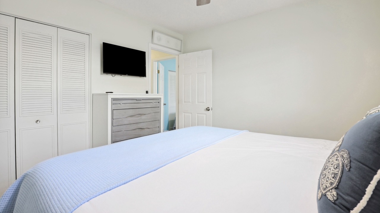 Photo of Bedroom in Beach Club Colony
