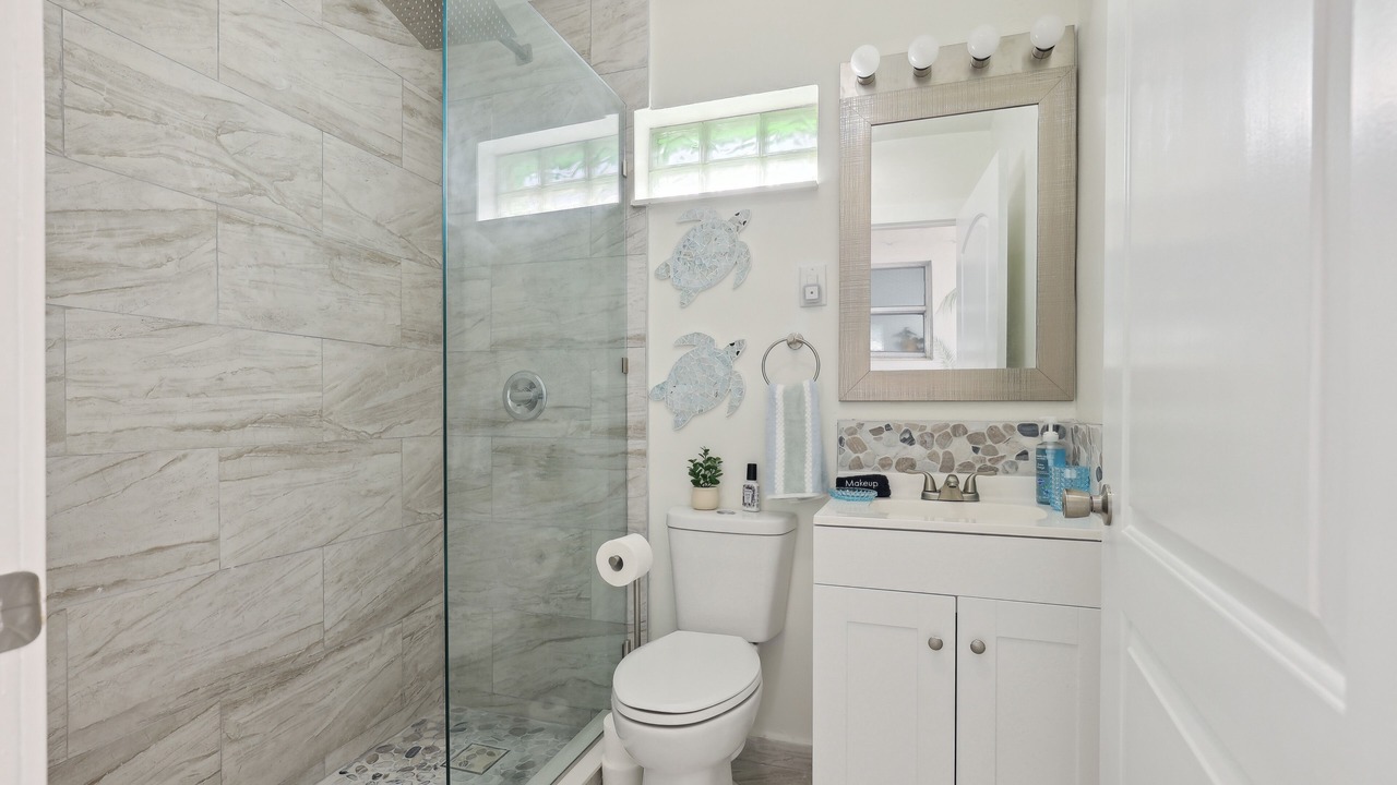 Photo of Bathroom in Beach Club Colony