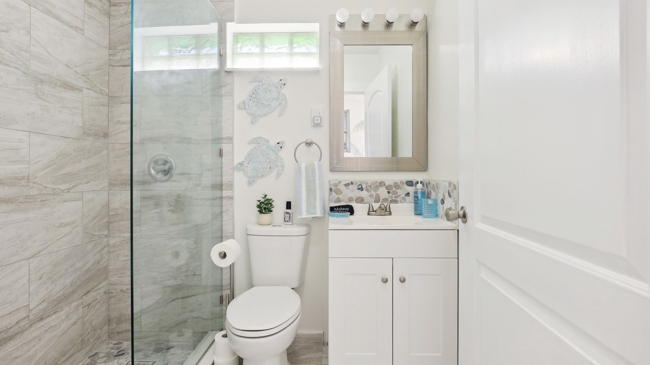 Photo of Bathroom in Beach Club Colony
