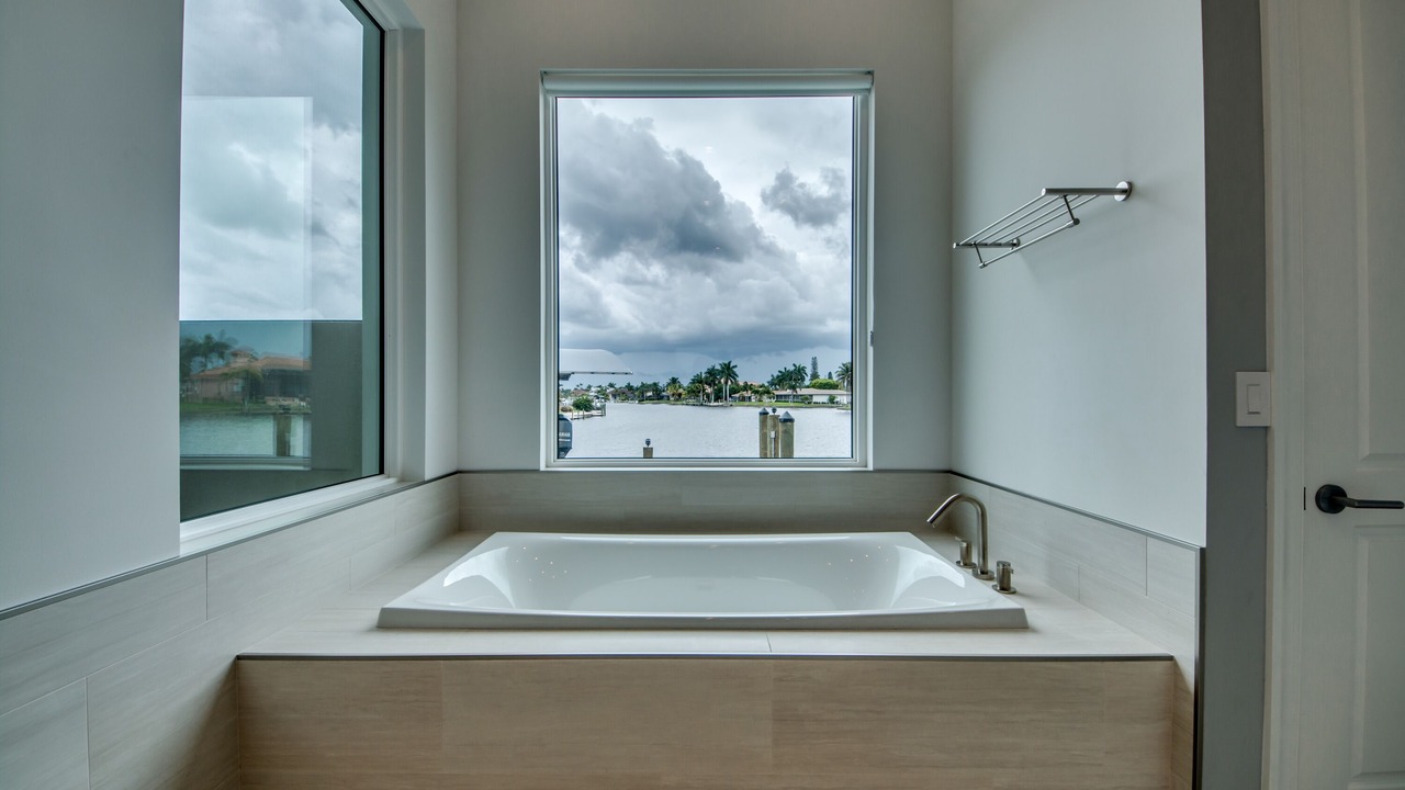 Photo of Bathroom in Caloosahatchee