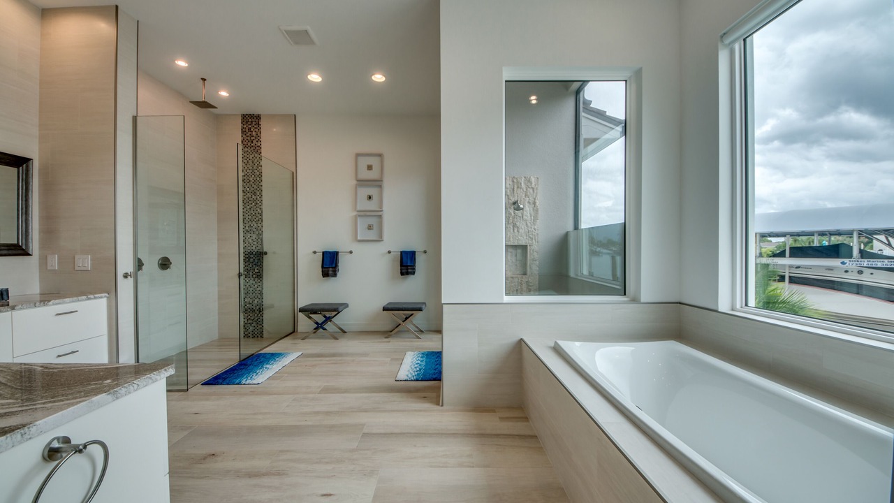 Photo of Bathroom in Caloosahatchee