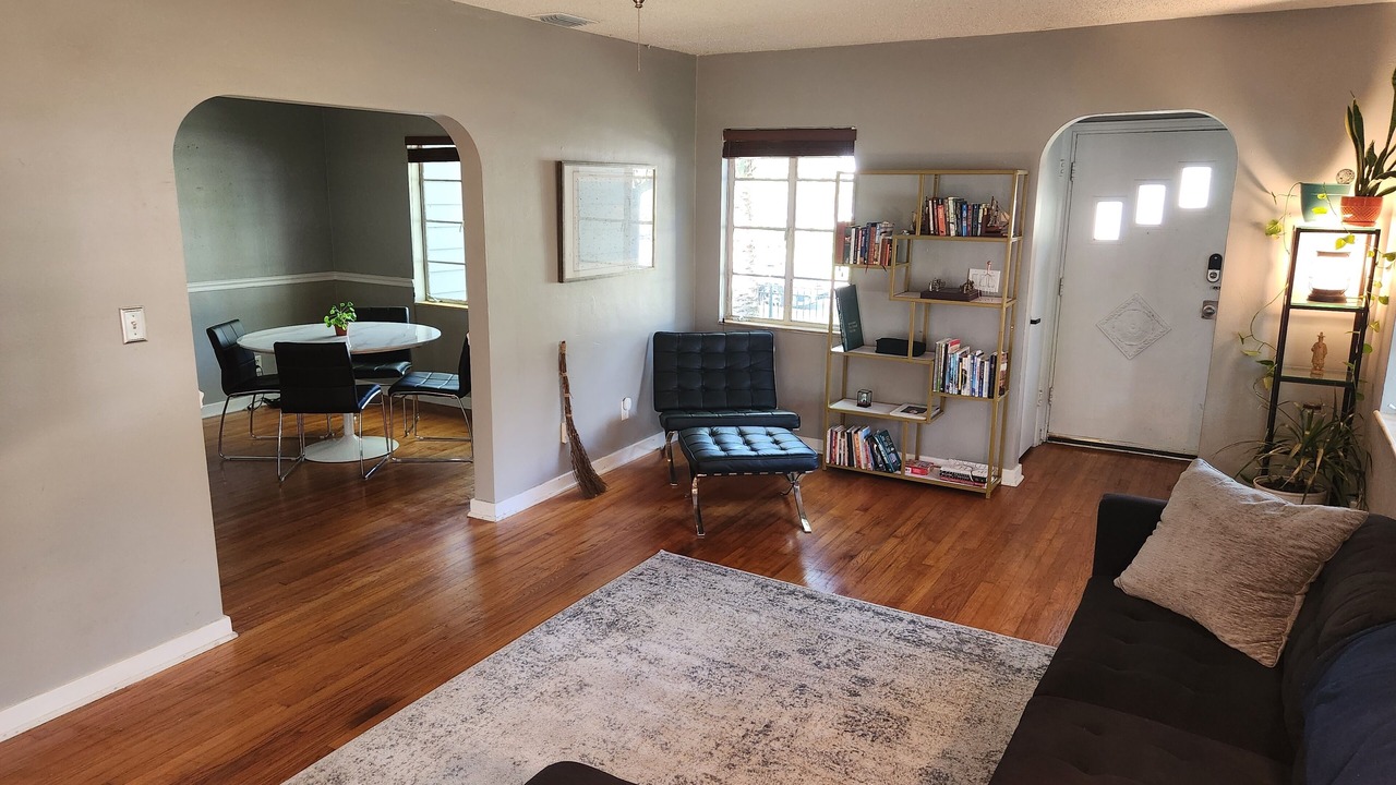Photo of Livingroom in Historic Old Northeast