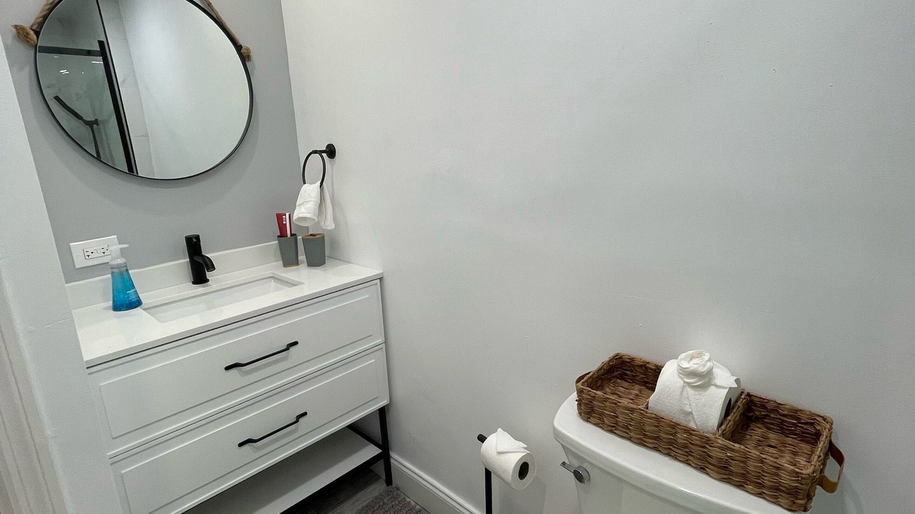 Photo of Bathroom in Anona