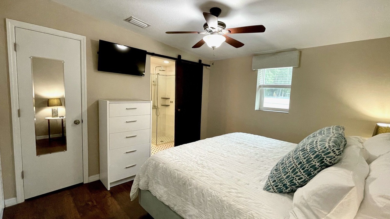 Photo of Bedroom in River District