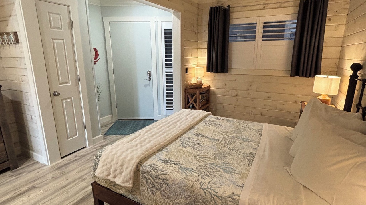 Photo of Bedroom in Folly Field