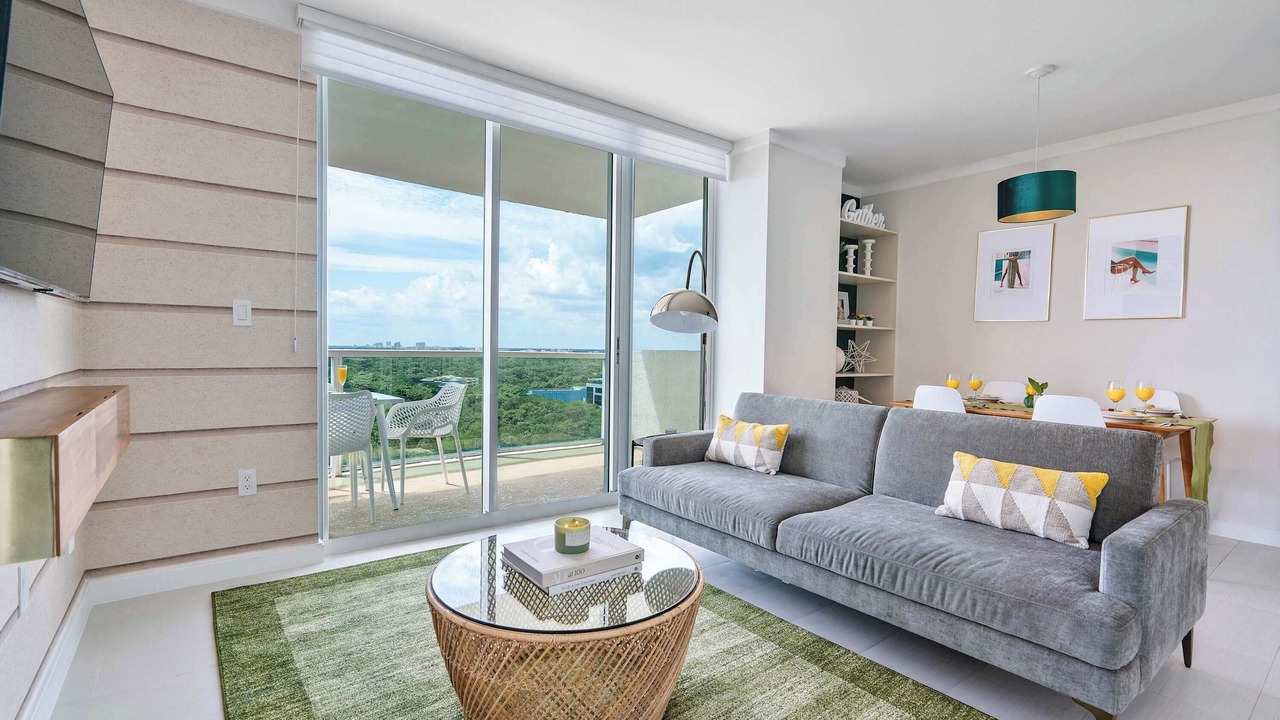 Photo of Livingroom in Coconut Grove