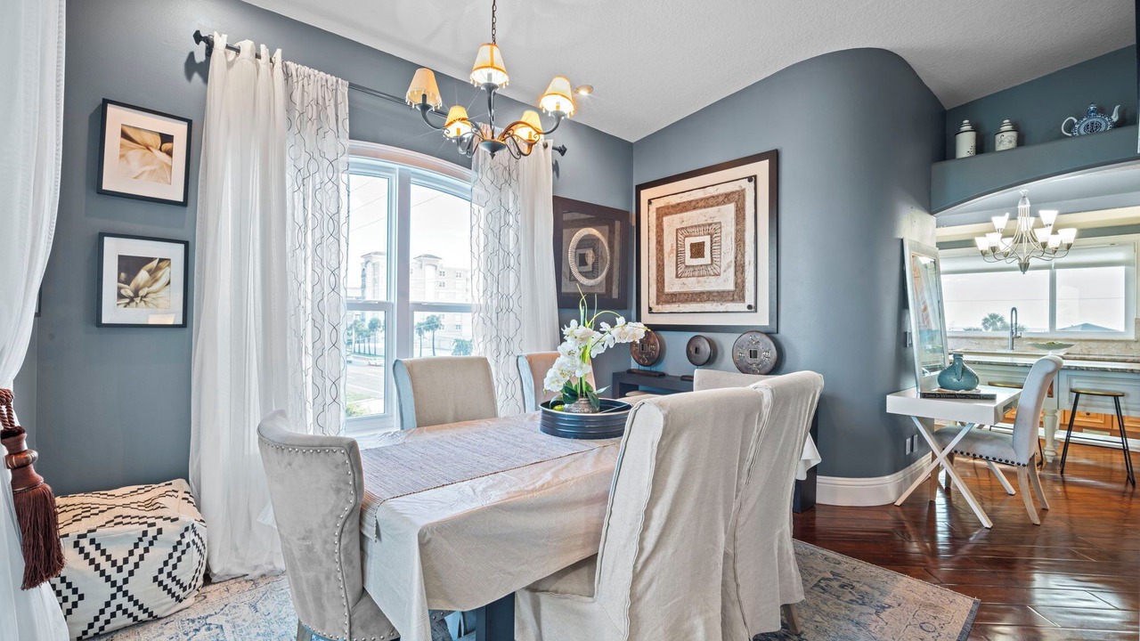 Photo of Livingroom in Crescent Beach