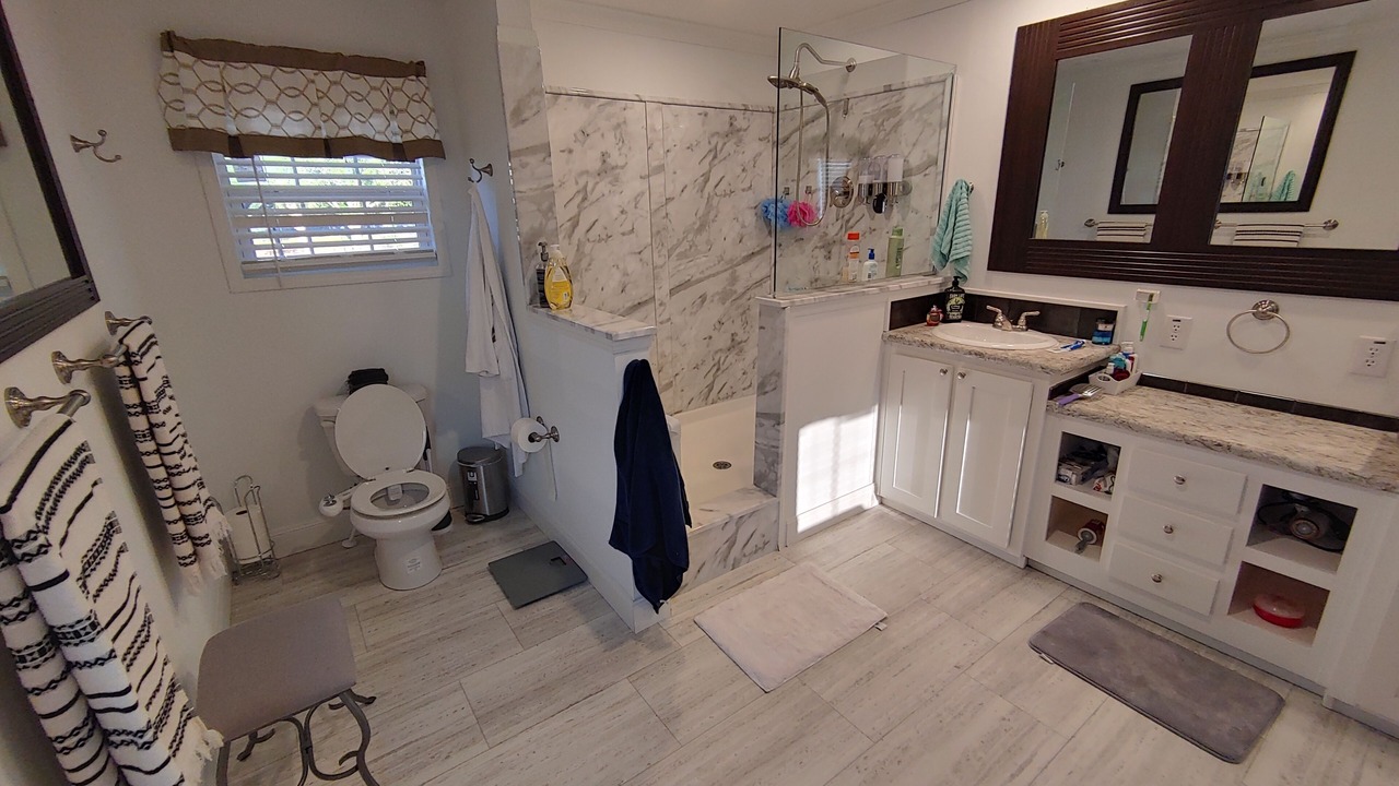 Photo of Bathroom in Clewiston
