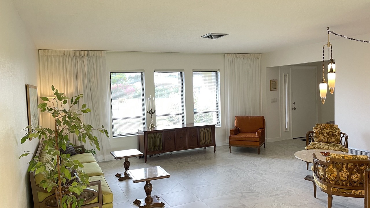 Photo of Livingroom in Englewood