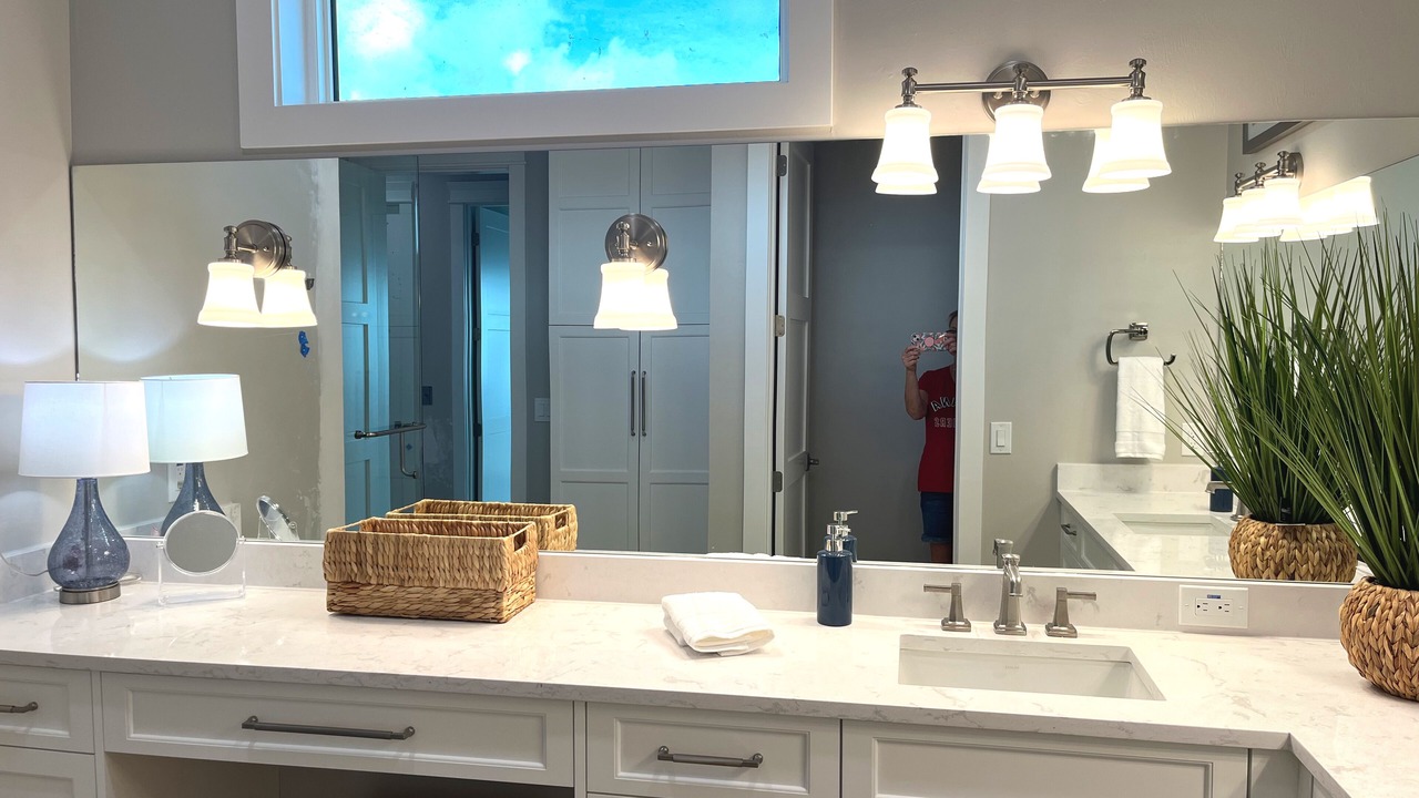 Photo of Bathroom in Mid Island