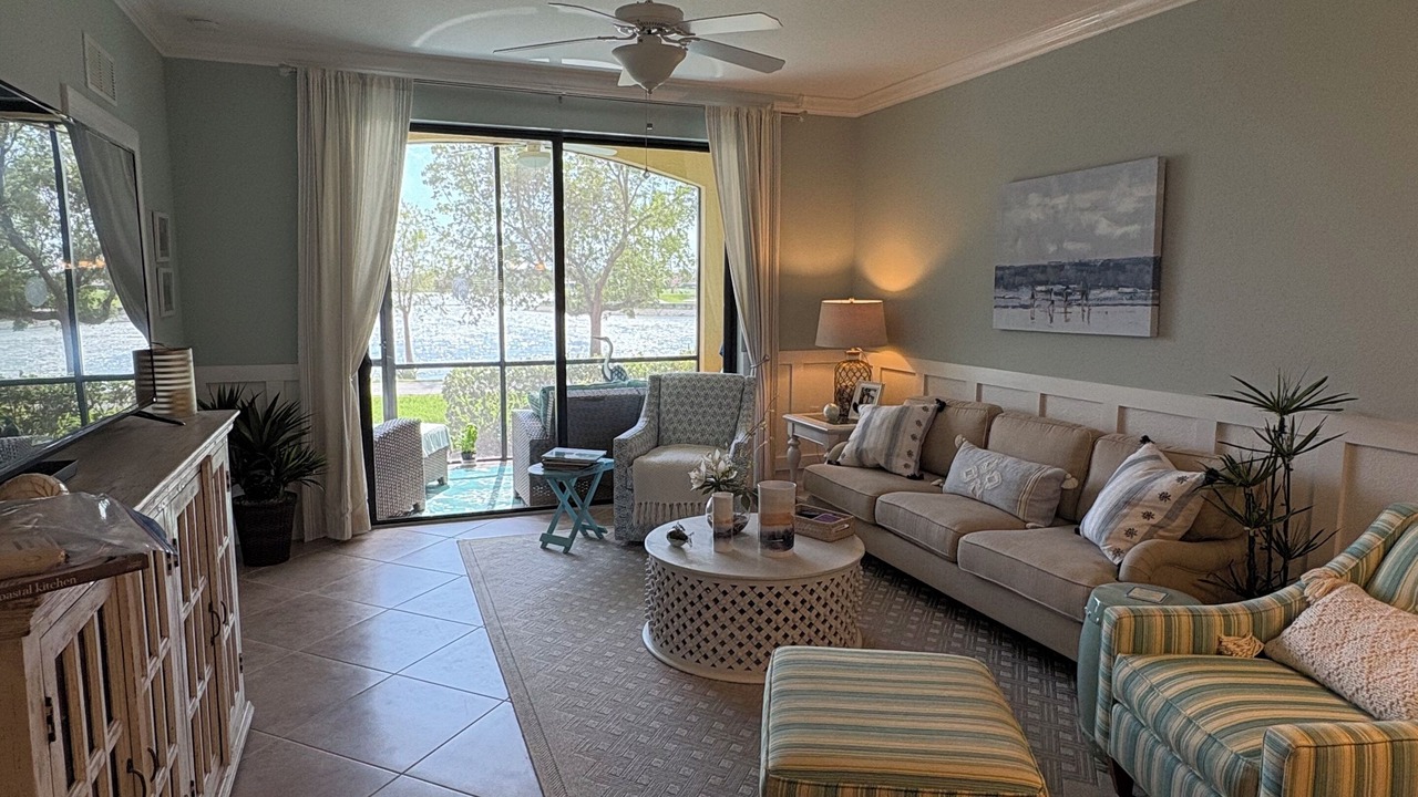 Photo of Livingroom in Naples