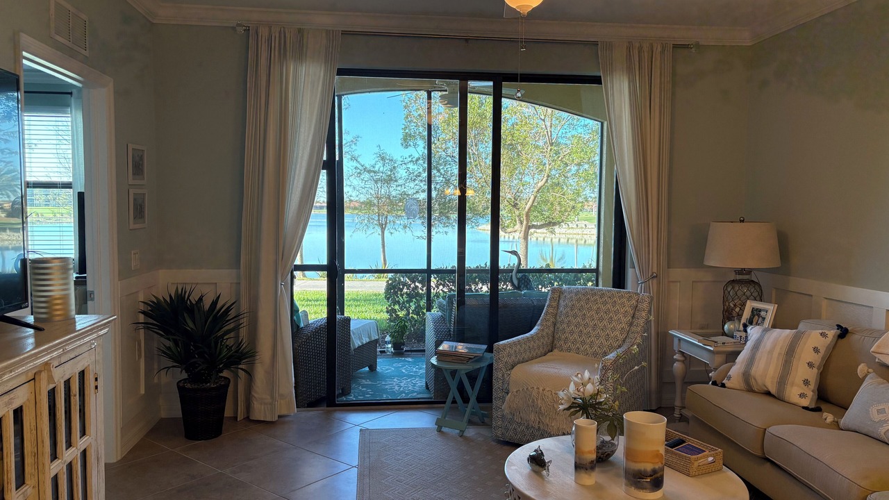 Photo of Livingroom in Naples