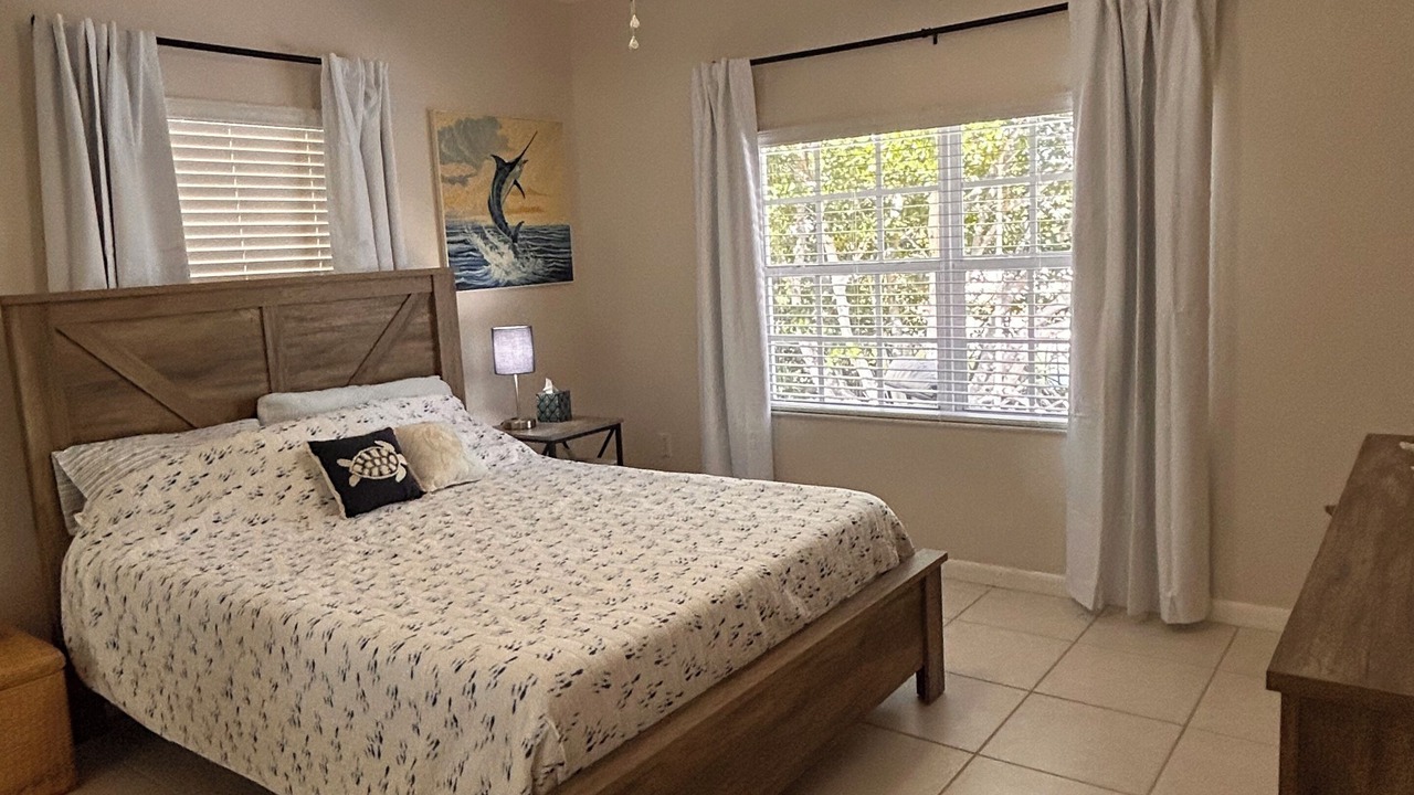 Photo of Bedroom in Venetian Shores
