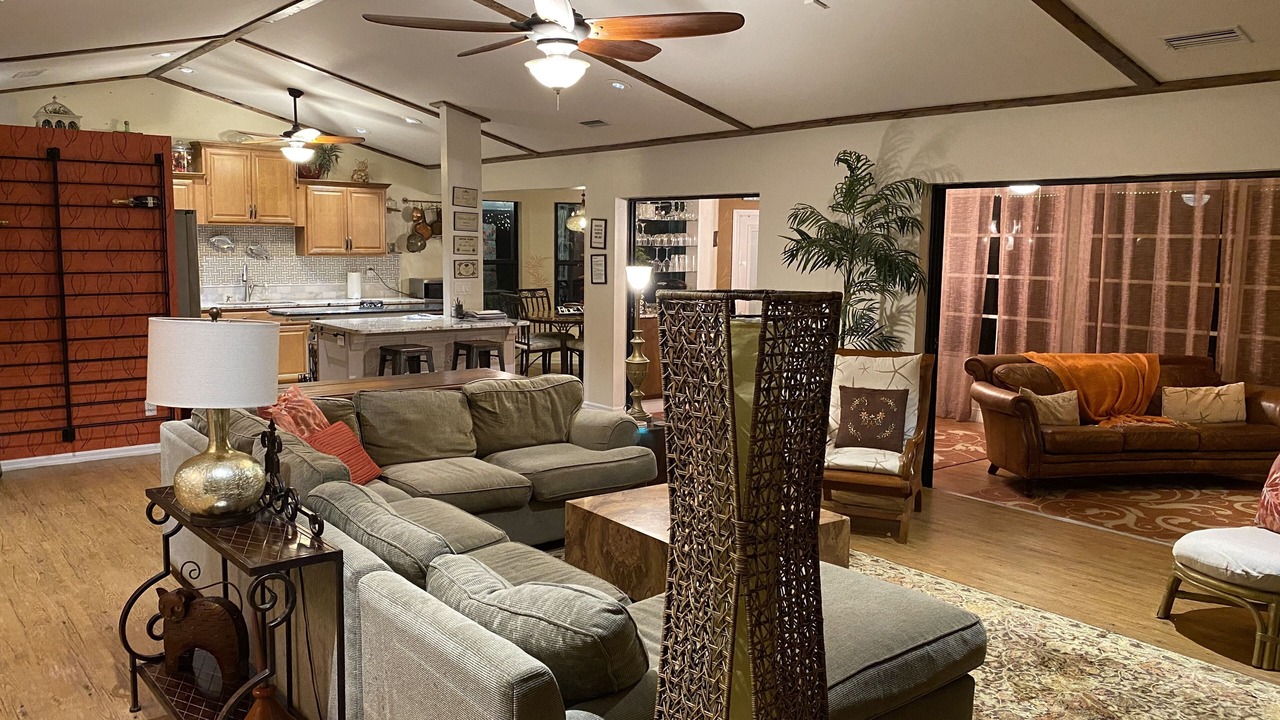 Photo of Livingroom in Caloosahatchee