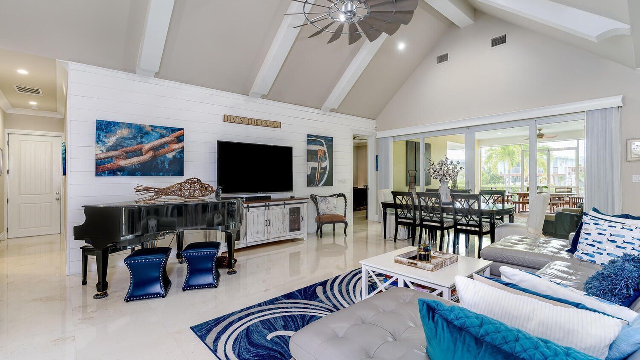Photo of Livingroom in Marathon