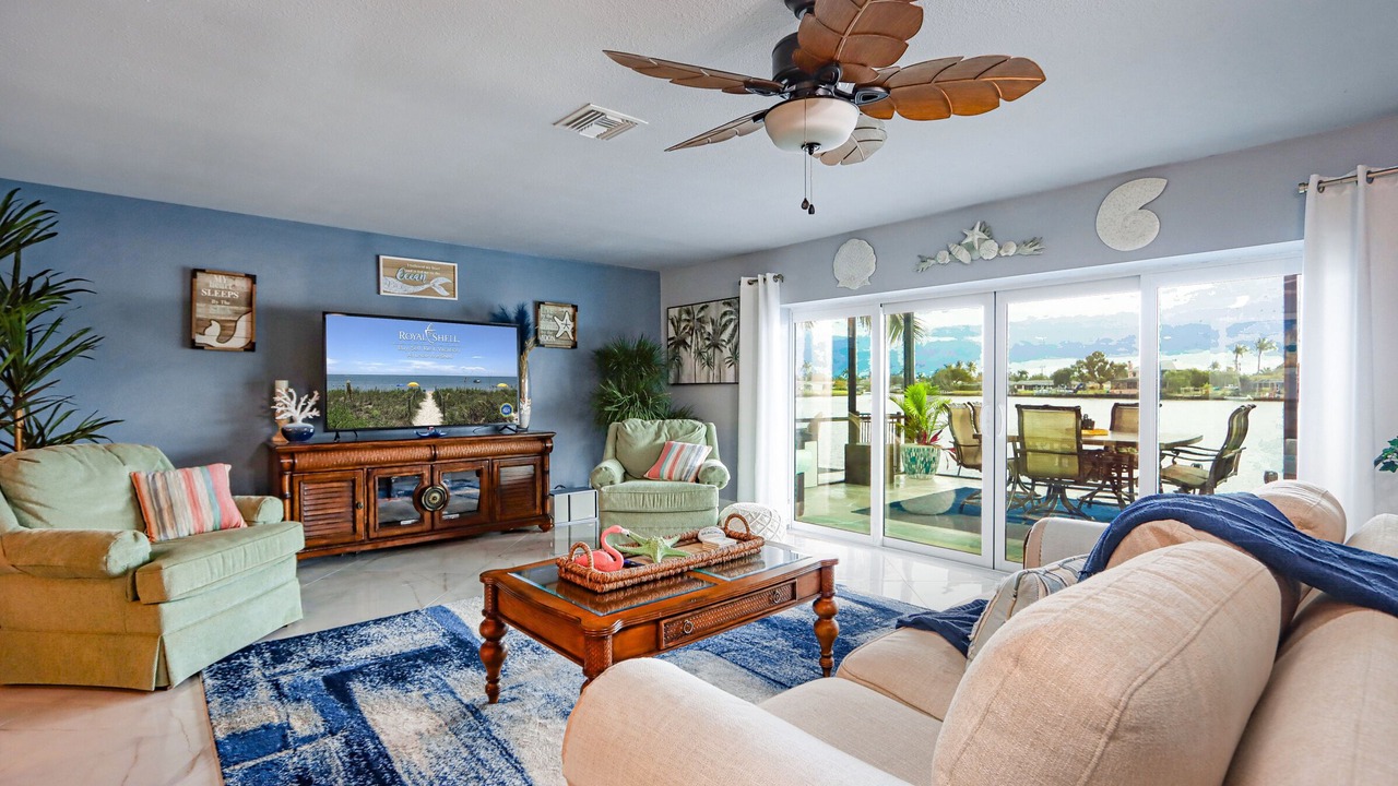 Photo of Livingroom in Lochmoor Waterway Estates