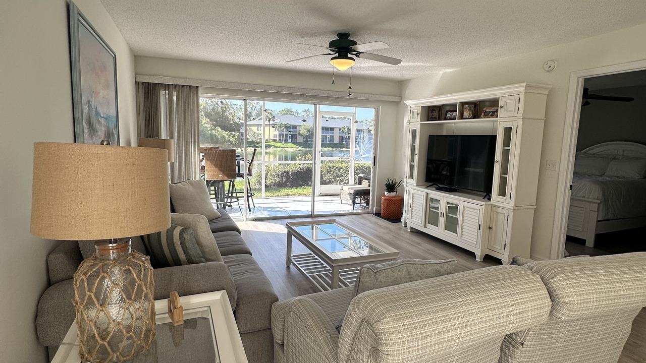 Photo of Livingroom in Imperial Golf Estates