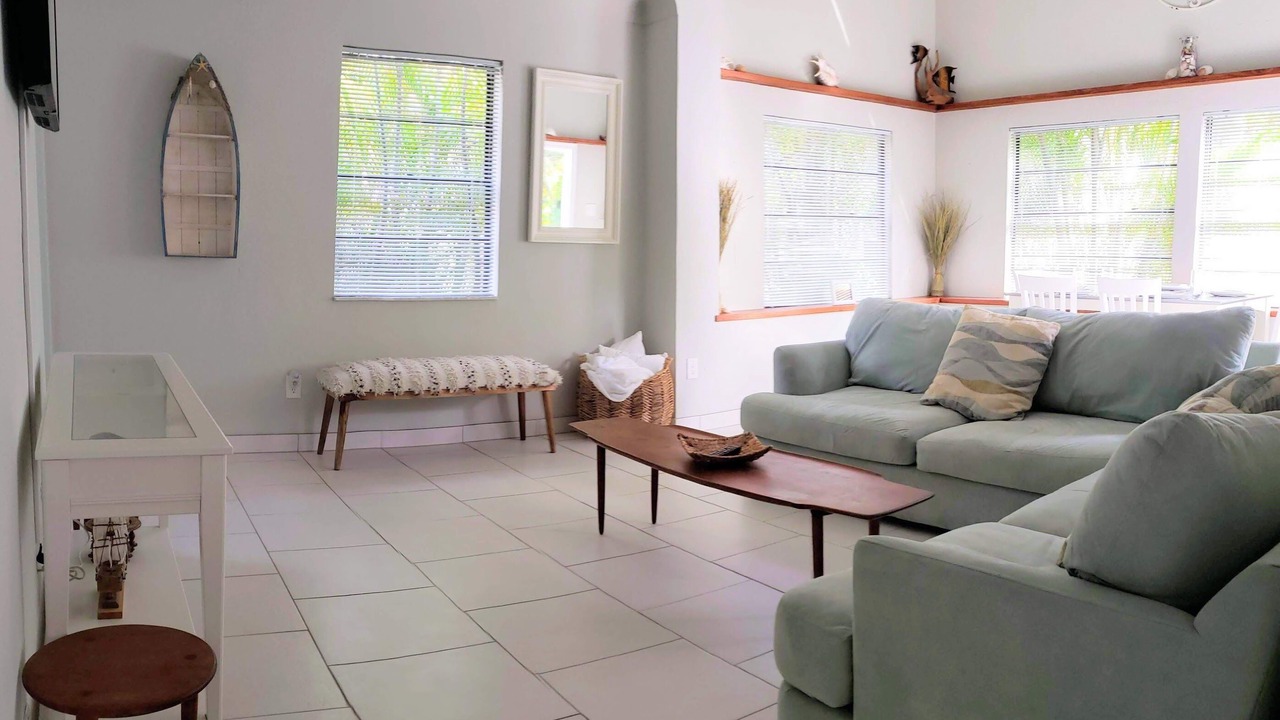 Photo of Livingroom in South Pinellas Community Council