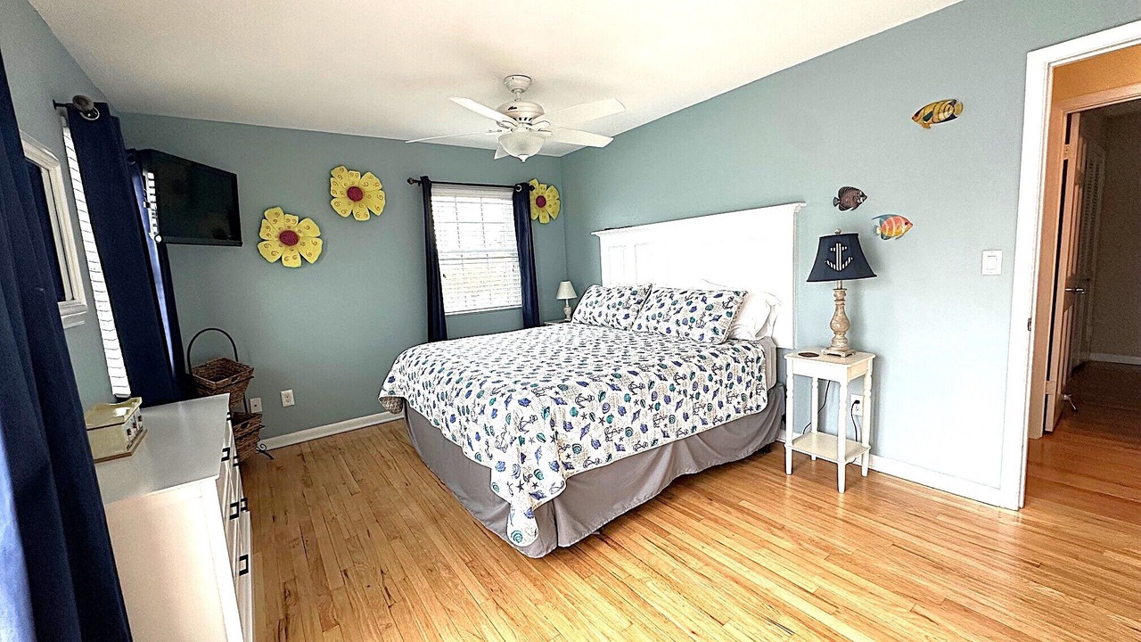 Photo of Bedroom in Wall