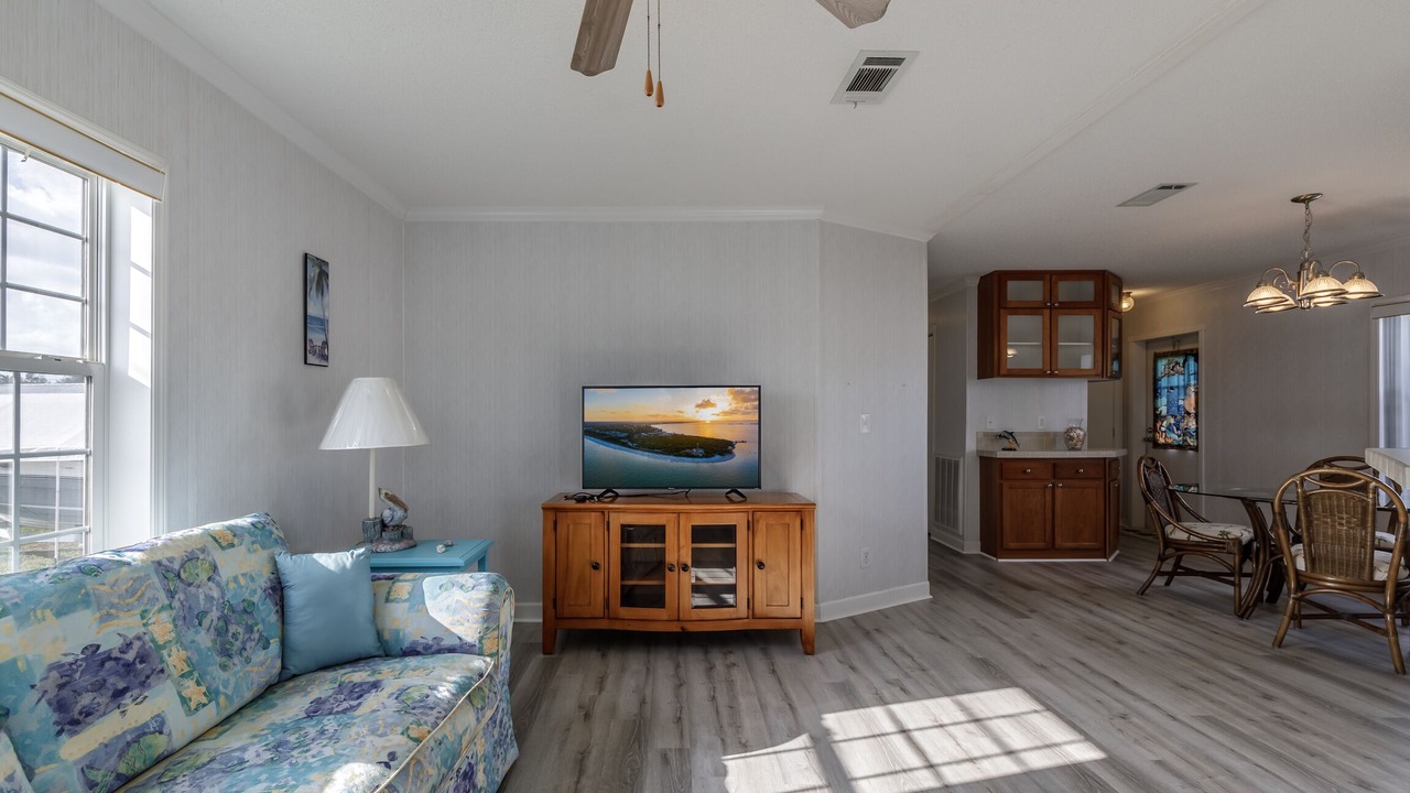 Photo of Livingroom in Flamingo Bay