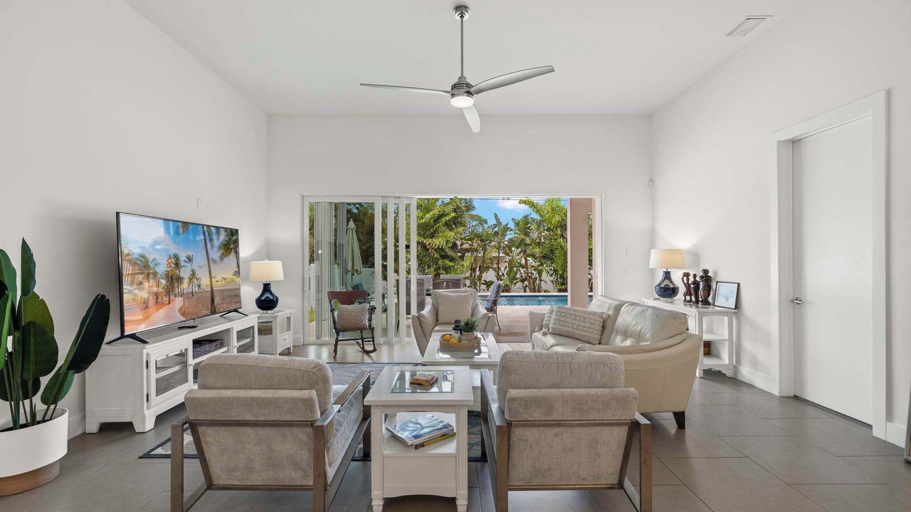 Photo of Livingroom in Naples Park