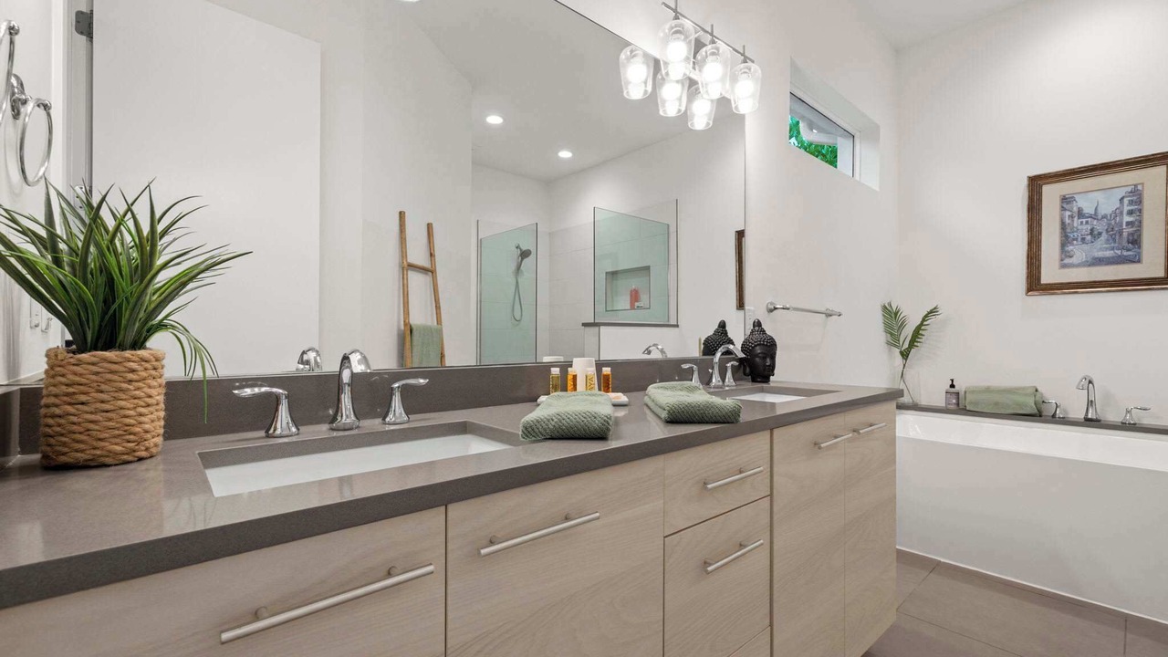 Photo of Bathroom in Naples Park